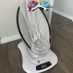 4moms MamaRoo Multi-Motion Baby Swing, Bluetooth Enabled with 5 Unique Motions, Grey