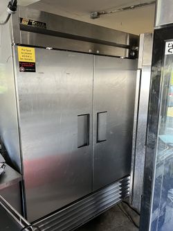 True Double Door Comercial Fridge