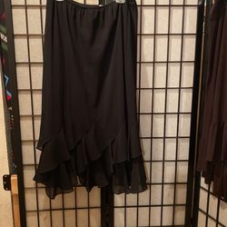 Double layer black ruffle skirt