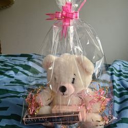 Osito con producto Mary Kay para El dia de las madres