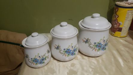 Canister set good condition