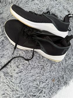 Women’s Nike Size 8 