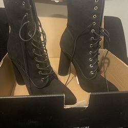 Fashion Nova  Boots Size 9