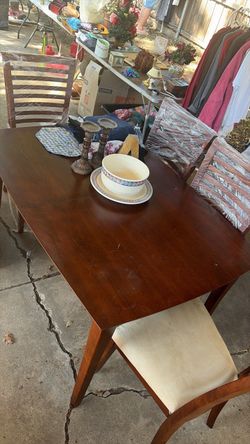 Dining room table