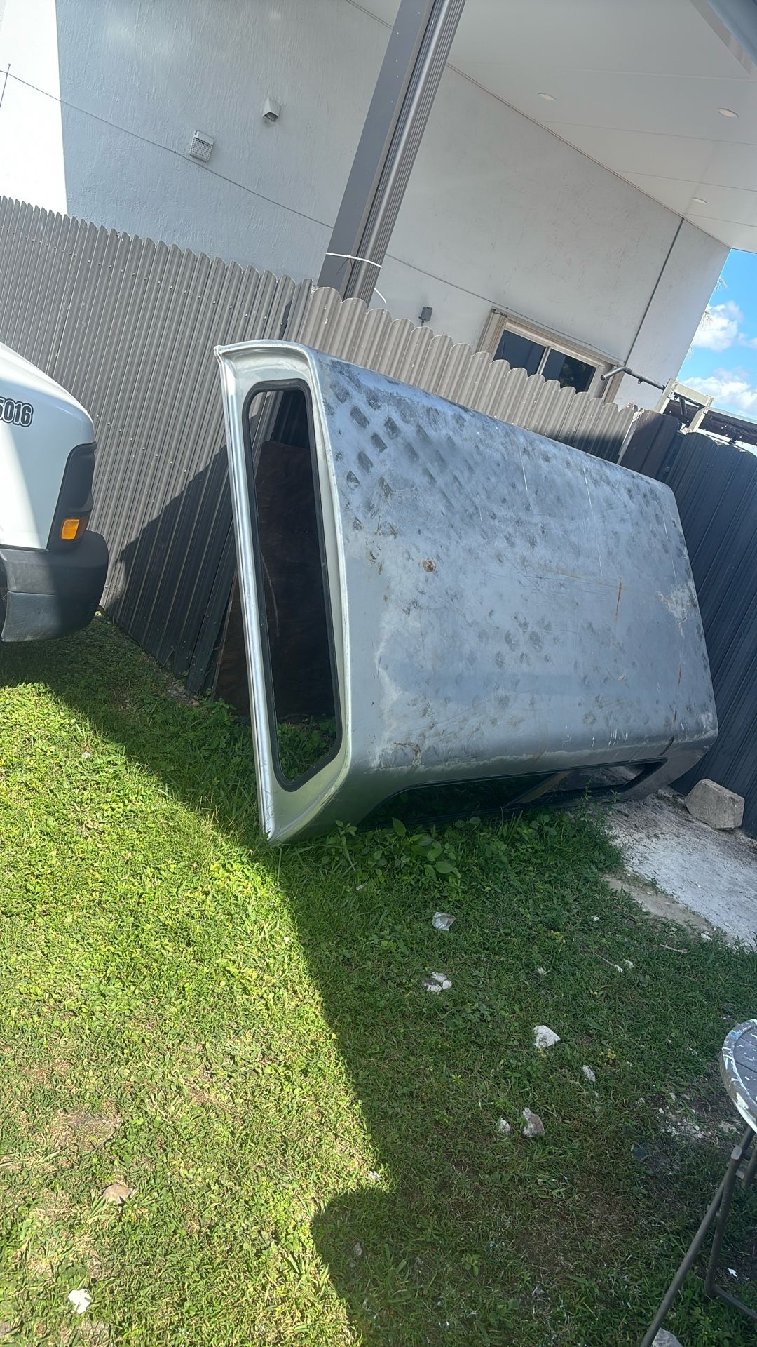 Camper for a pick up truck