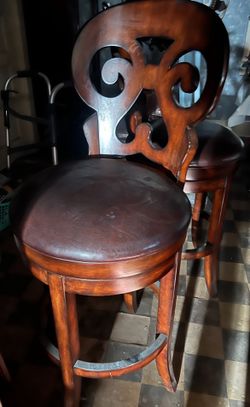2 Swivel barstools $80