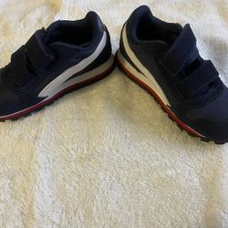 Pumas Shoes For Kids Size 8