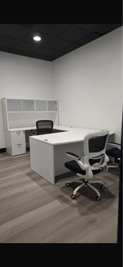 Executive u shape desk white with hutch glass doors