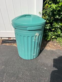 Garbage bin 8-16, 8-17. Syosset