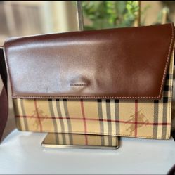 BURBERRY HAYMARKET PURSE /CLUTCH