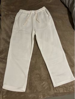 White and black pants (baggy)