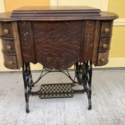 Singer Sewing Machine Cabinet 