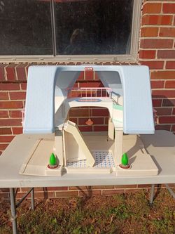 Vintage Little Tikes Doll House