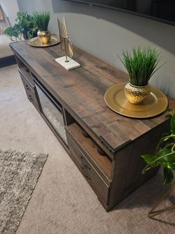 Excellent condition tv stand