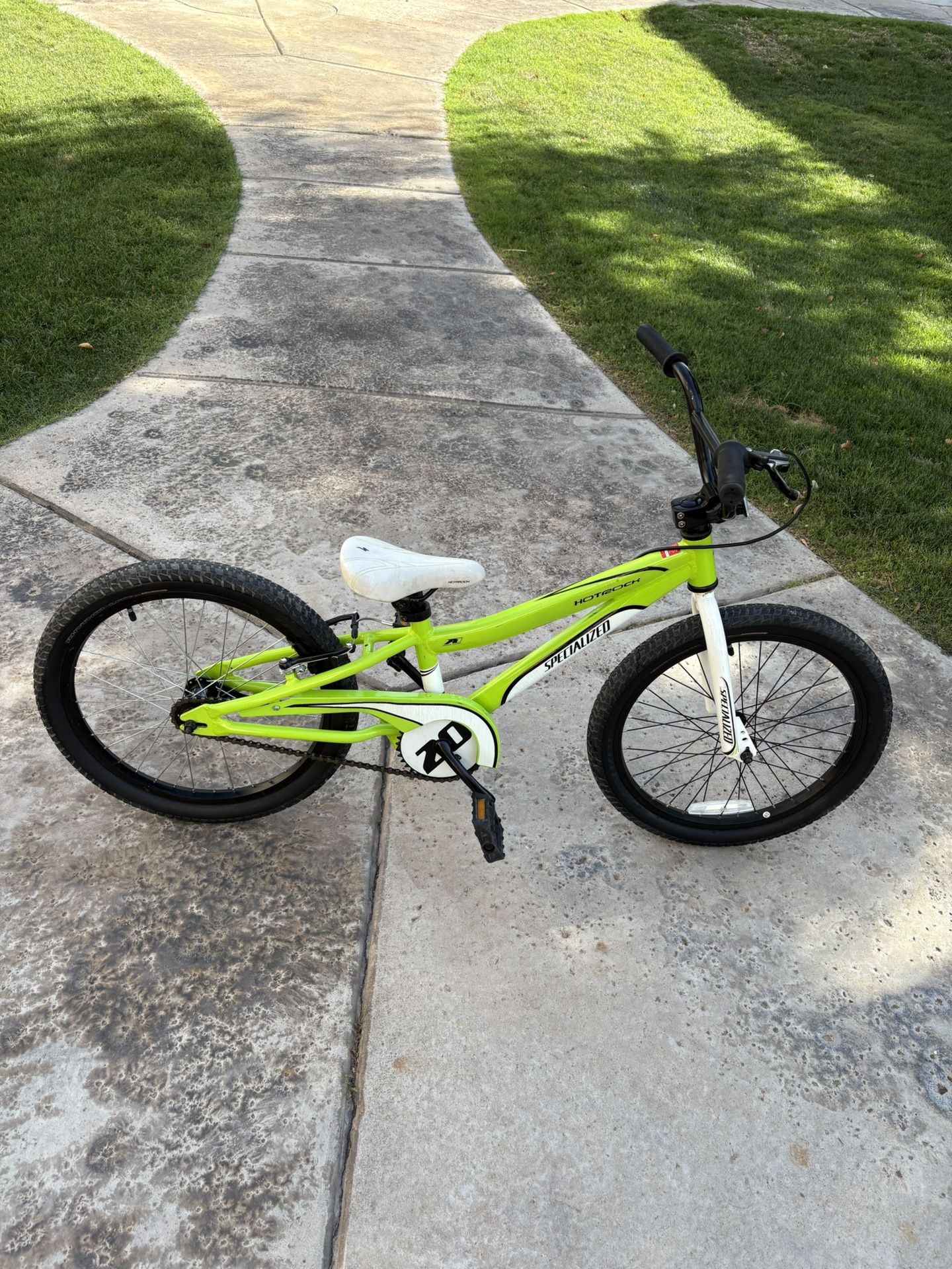 Specialized Hotrock 20 inch Bicycle (boys or girls)-Ready to Ride!