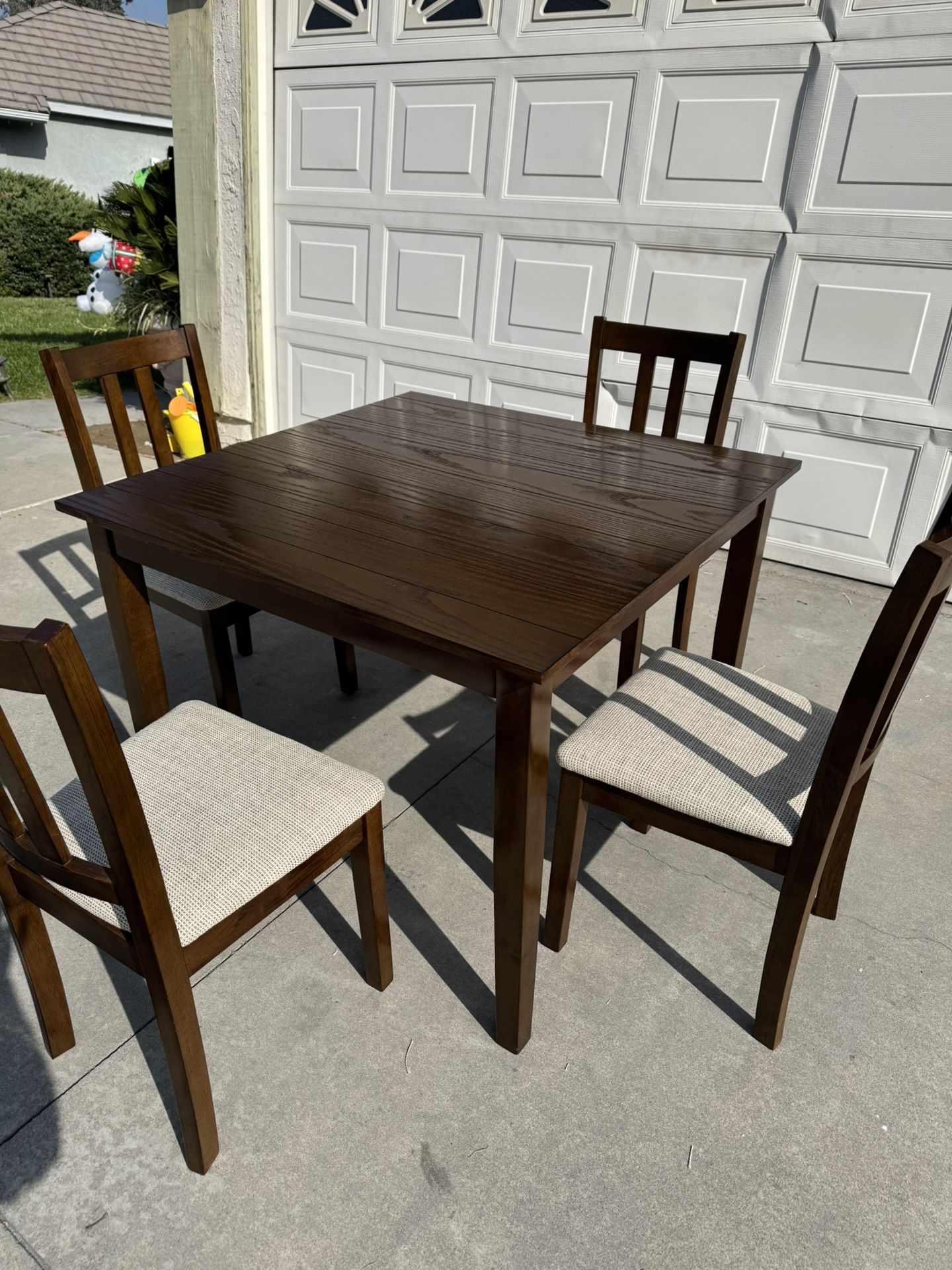 Dining Table With 4 Chairs 
