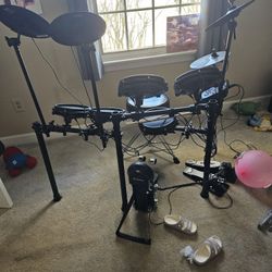 Alesis Nitro mesh Drum Kit With Add-ons