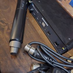 Samson CR88x Wireless Receiver for Concert 88x Series System And Microphone