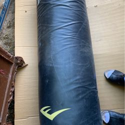 100b Boxing Sandbag