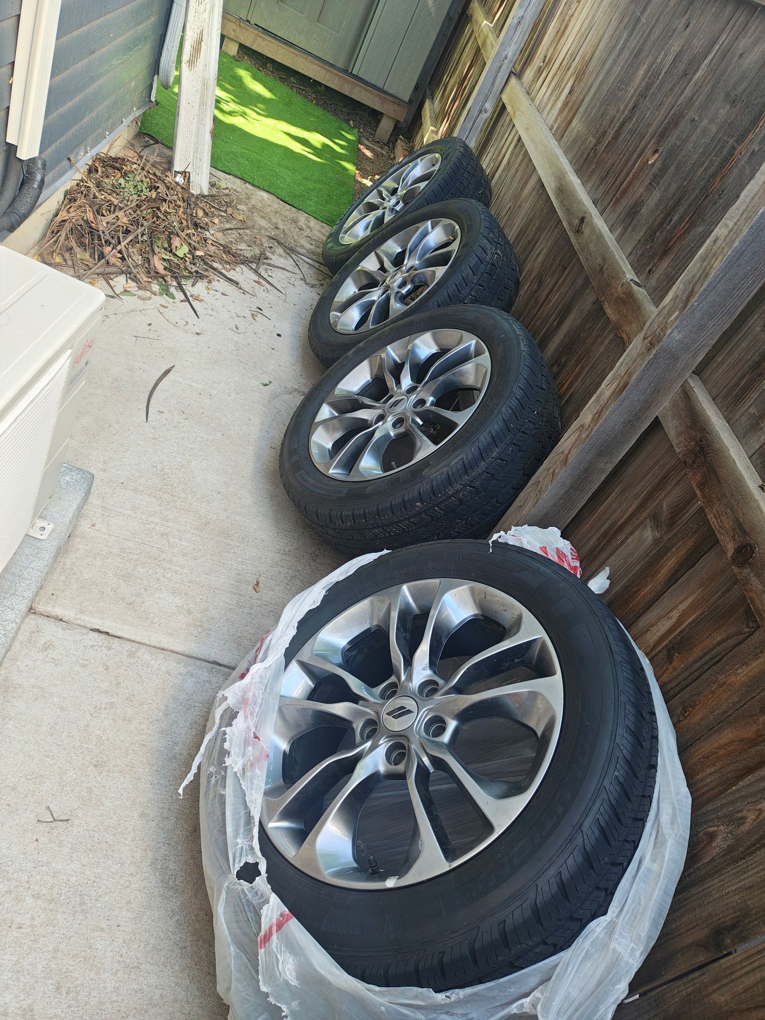 20” Set Of 4 Tires And OEM Rims (direct Factory RT Durango Rims) No Scratches Dings Or Dents.