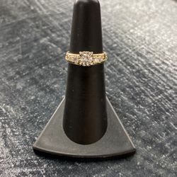 14k Woman’s Wedding Ring .80ct Diamonds