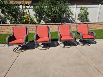 Set of 4 Wicker Swivel Patio Chairs