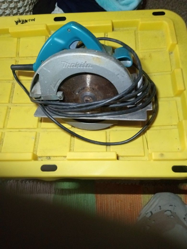 Makita Saw