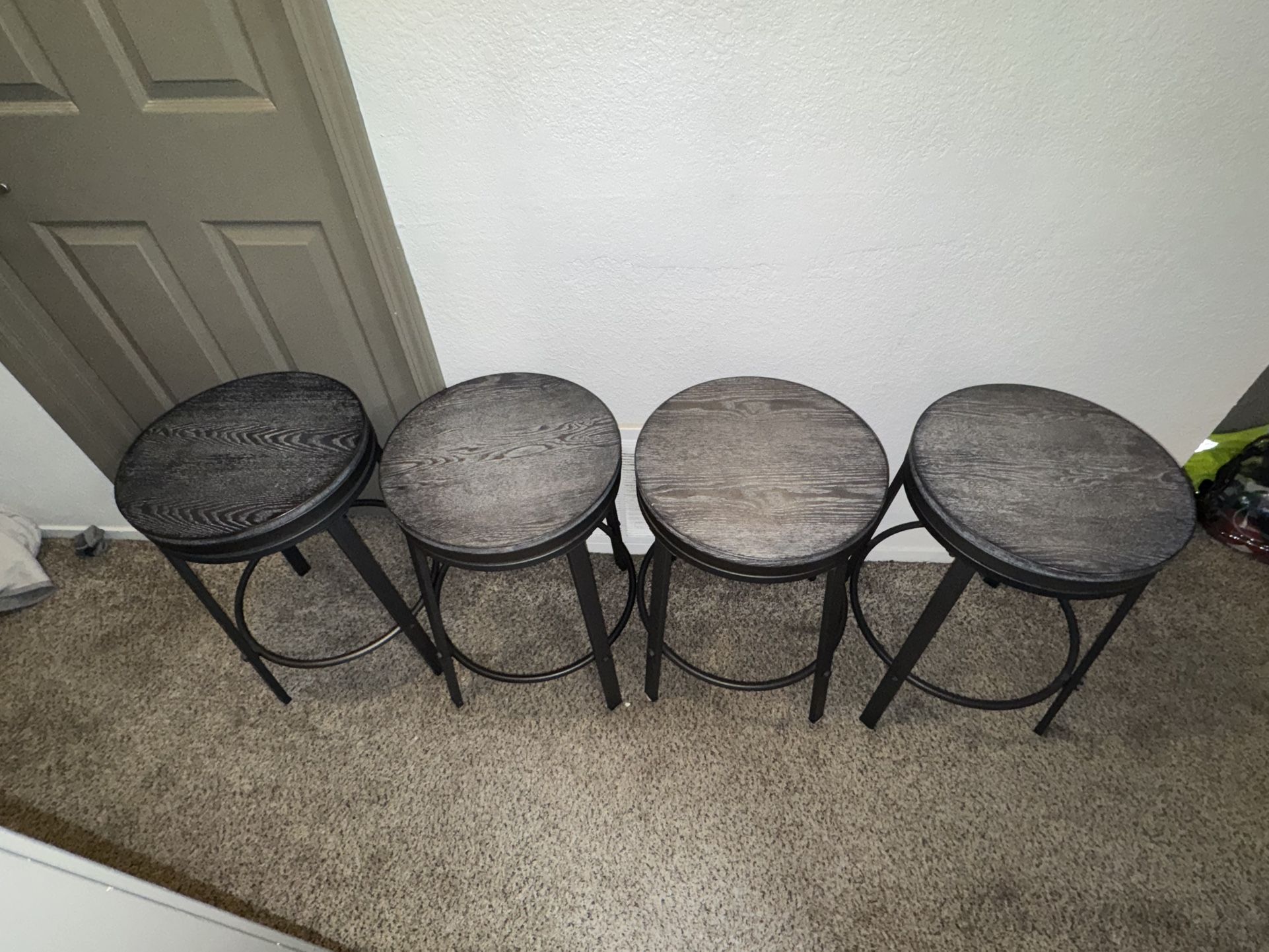 4 Stools/ Chairs