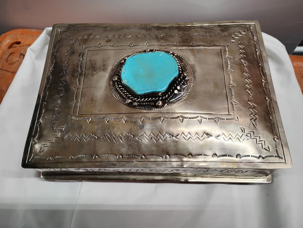 Solid Silver Hand Made With Large blue Jade Jewelry Box