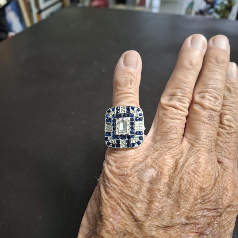 Gorgeous Silvertone Ring With Square Cut Blue & White Cubic Zirconia's Size 7.5