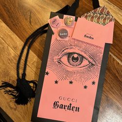 Gucci Garden Archetypes 100th Anniversary Paper Bag And Pins With Card