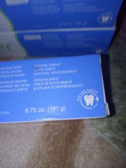 Pastas de dientes. $6 cadauna.