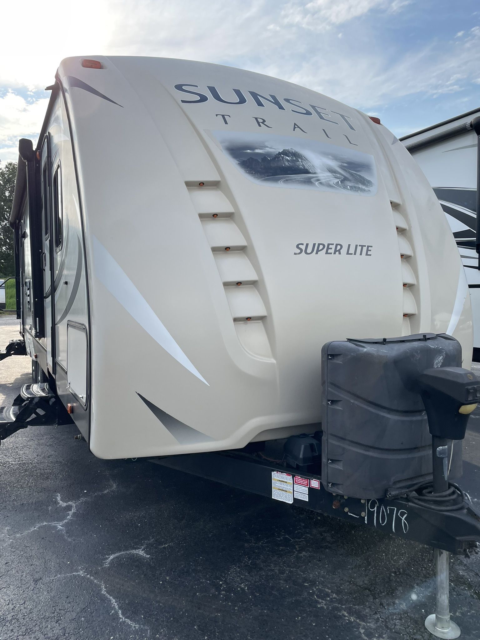 2017 Crossroads Sunset Trails Super Lite M-260RL