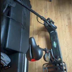 E  SCOOTER  28  MILE  RANGE 