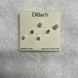 Dillards earring Set 