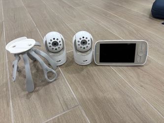 Infant Optics DXR-8 Monitor with Two Cameras