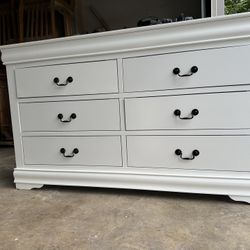 Dresser White 