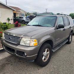 2004 Ford Explorer