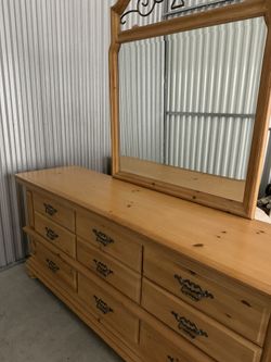 Large Solid Pine 9-Drawer Dresser with Detachable Arched Mirror