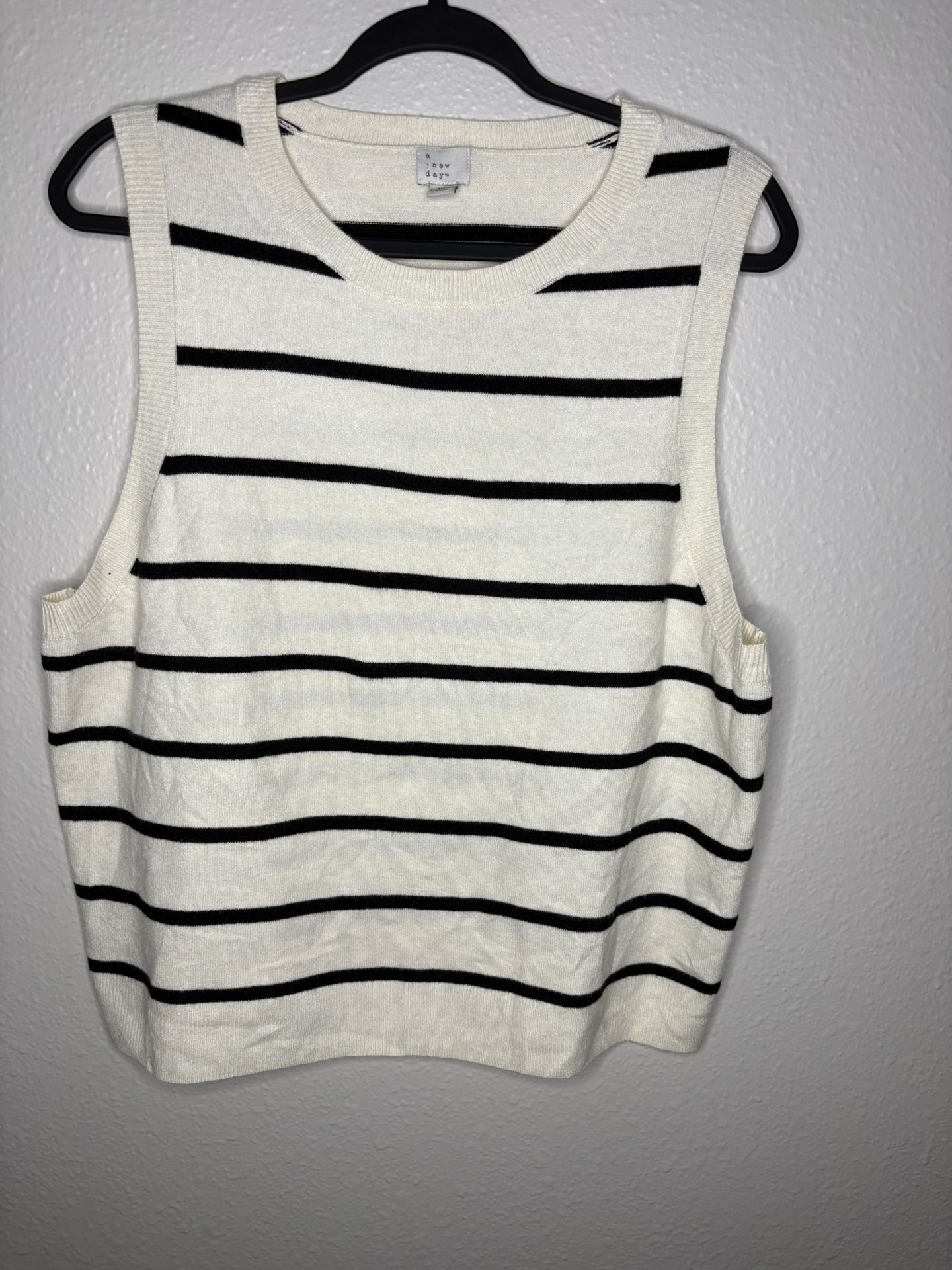 A New Day Women’s Striped Sweater Vest – Size XXL