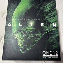 Mezco One:12 Alien (Xenomorph)