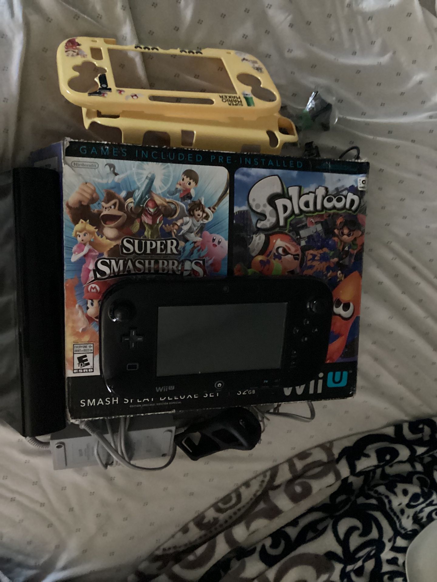 Nintendo Wii U Smash Splat Deluxe Set 32GB Black Console, Gamepad, and Box