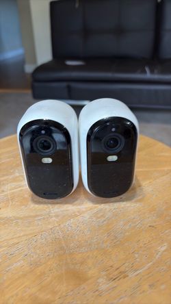 Arlo Essential (2nd Generation) VMC3050 2K Outdoor Camera 2 PACK
