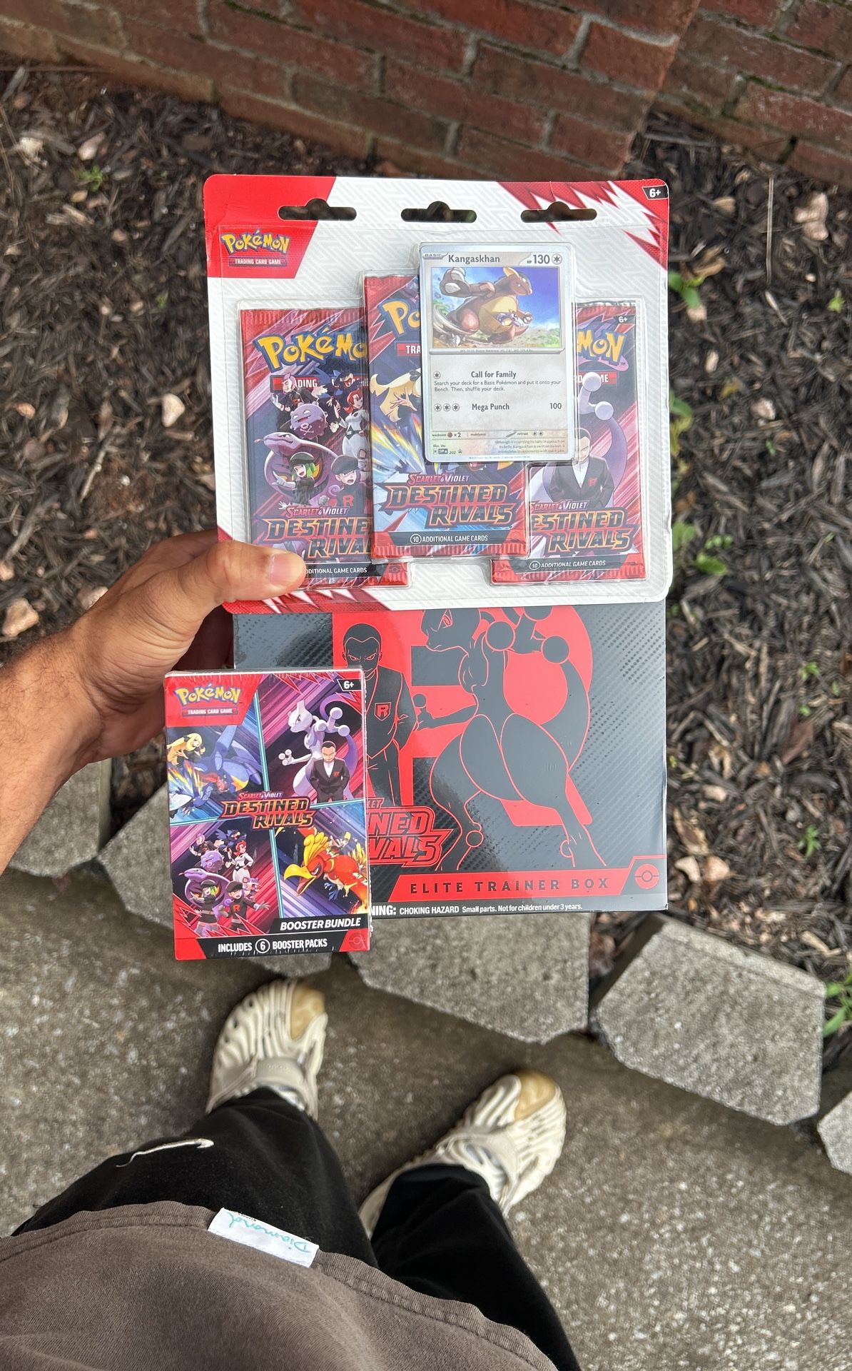 Pokémon Destined Rivals set - ETB, Bb, Blister