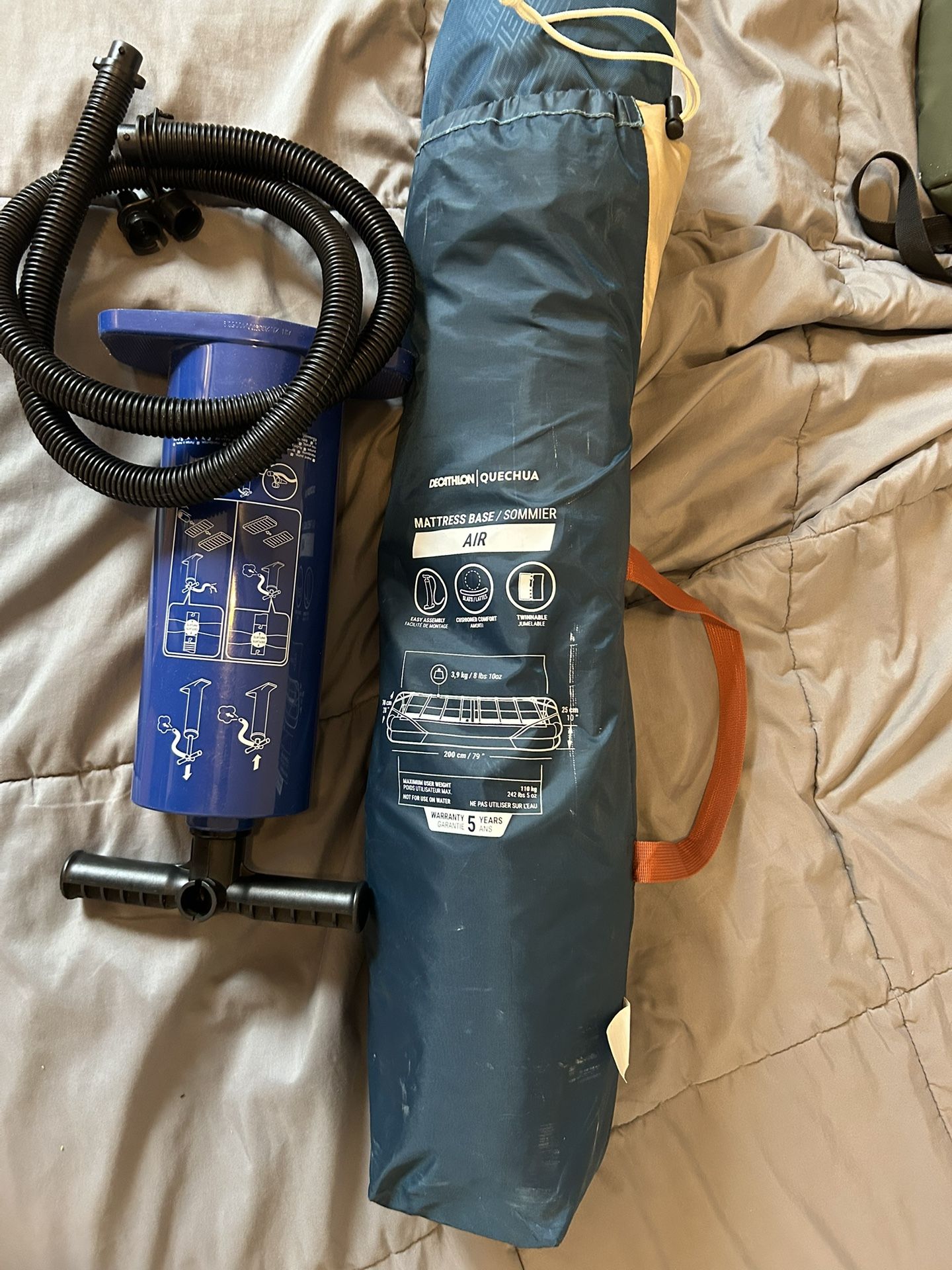 QUECHUA CAMP BED AIR W/pump