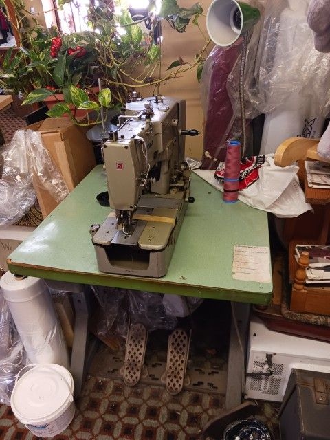 Juki LBH 763 Lock stitch Button Holing Sewing Machine