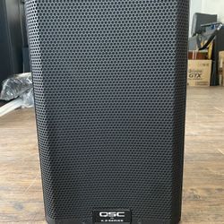 QSC K8.2 speaker (Like New!!!)
