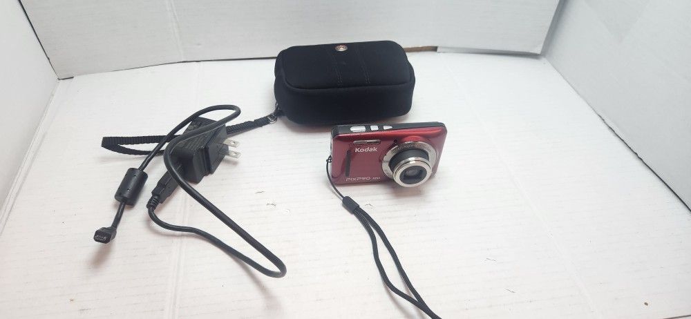 Kodak Pixpro FZ53 Digital Camera red 16MP