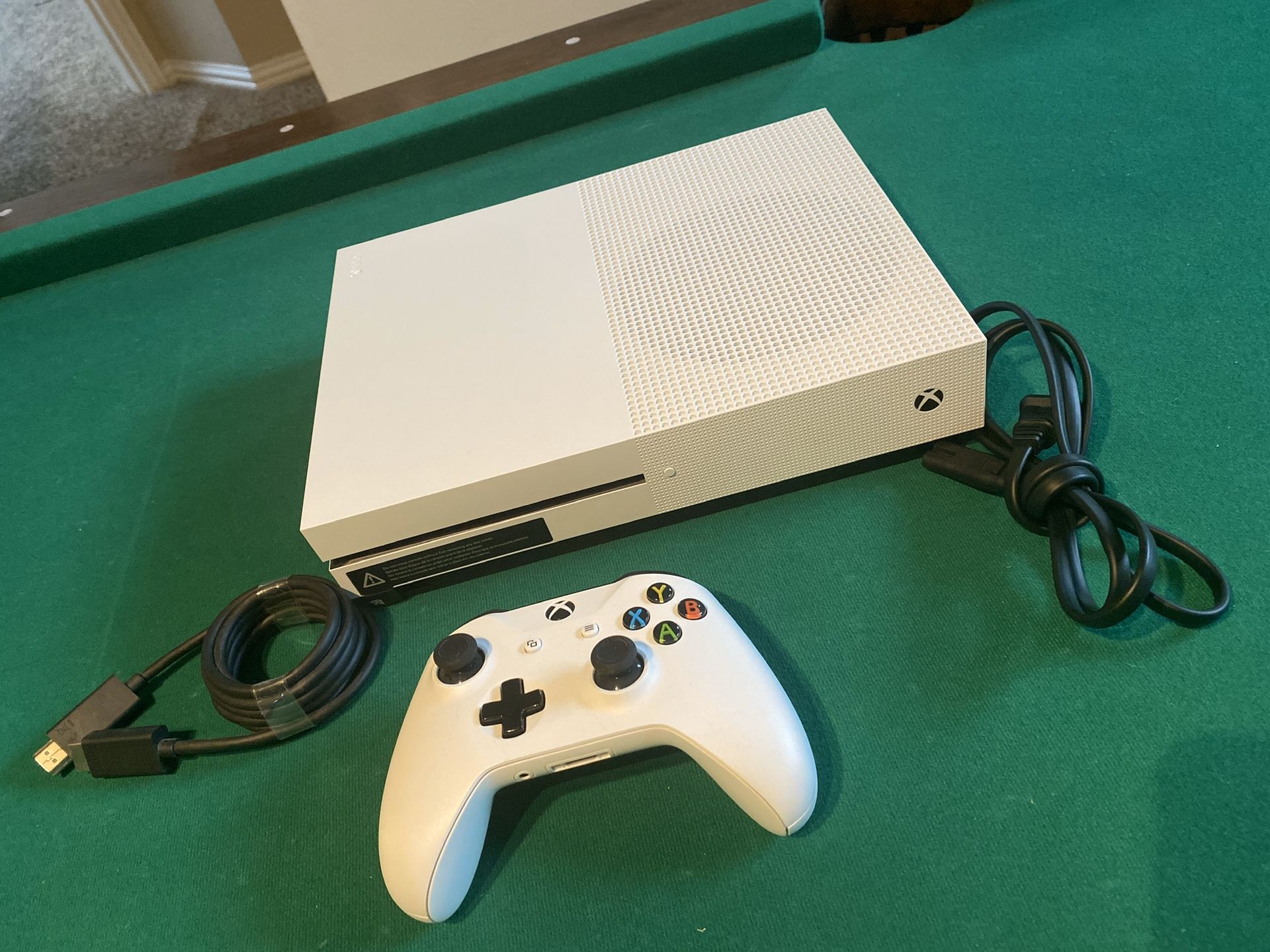 Xbox One S (500 GB)