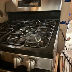 30” GE STAINLESS STEEL GAS STOVE 